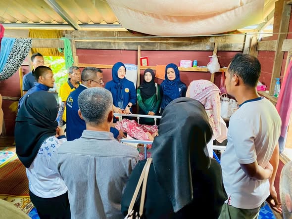 พช.มายอ ลงเยี่ยมเยียนผู้ป่วยติดเตียงพร้อมให้ขวัญกำลังใจในพื้นที่ ตำบลปะโด 