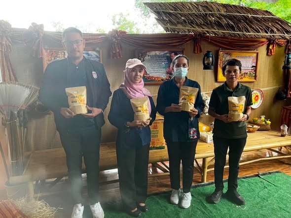พช.มายอ เตรียมความพร้อมจัดสถานที่ความพร้อม โครงการสร้างความปรองดองสมานฉันท์ โดยใช้หลักธรรมทางพระพุทธศาสนา “หมู่บ้านรักษาศีล 5” 