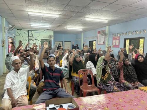 พช.มายอ เข้าร่วมประเมินผลปฏิบัติหน้าที่ของผู้ใหญ่บ้าน บ้านถนนตก ตำบลถนน 